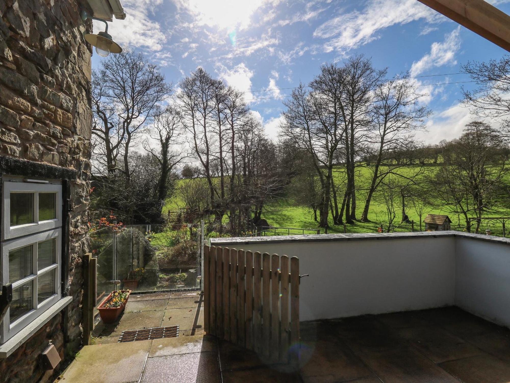 Villa The Barn At Glanoer Bettws Disserth Exterior foto